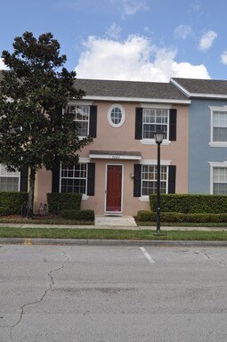 Building Photo - Beautiful 3-Bedroom Townhome in the Heart of Avalon Park