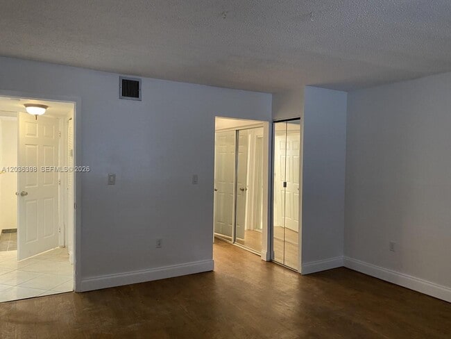 Building Photo - 6507 Winfield Blvd