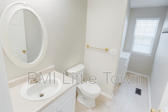 Building Photo - 4884 S Liverpool Ct