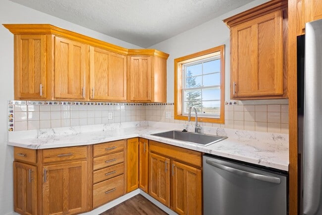 Building Photo - 781 S 1800 W