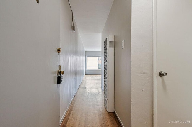 Building Photo - 80 Terra Vista Ave