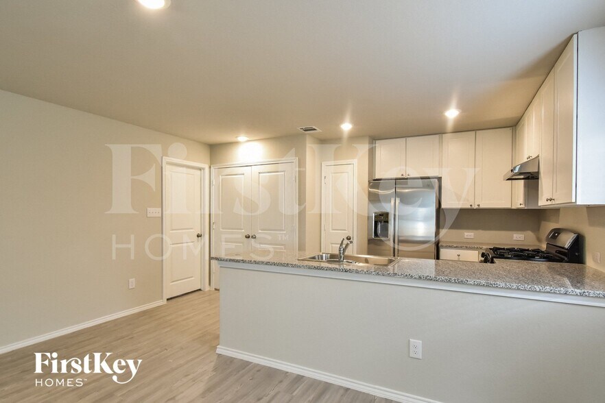 Building Photo - 5107 Hornbeck Hts