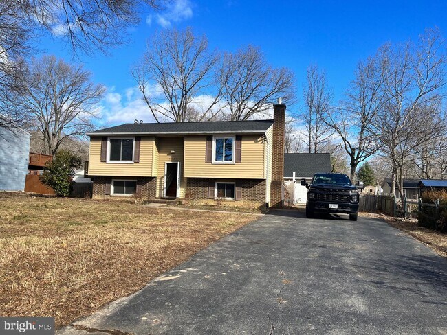 Building Photo - 5525 Larch St