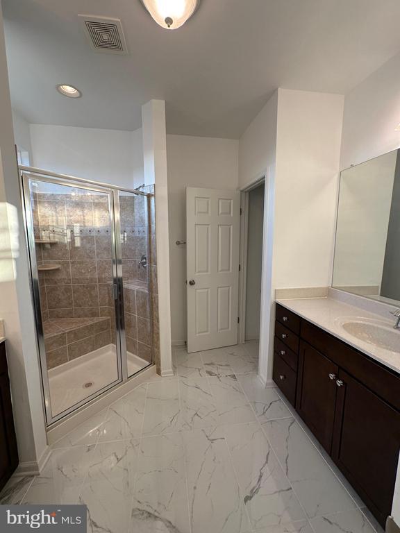 Building Photo - 9075 Alexander Way