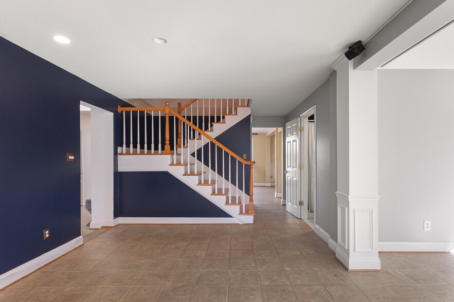 Building Photo - 2103 Laurel Brook Rd