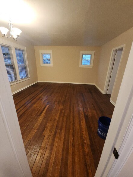 Building Photo - 1347 College Park