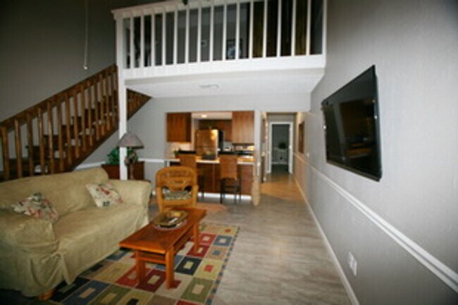 Building Photo - 6909 N Lagoon Dr