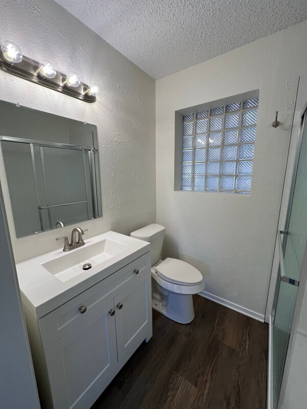 Building Photo - 817 Wade Dr