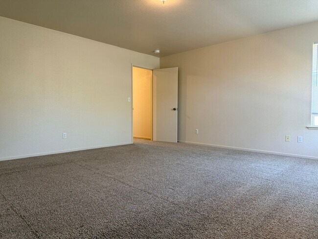 Building Photo - 1277 Sunrise Dr
