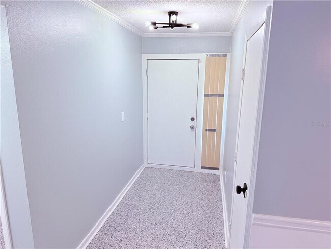 Building Photo - 6519 W Newberry Rd