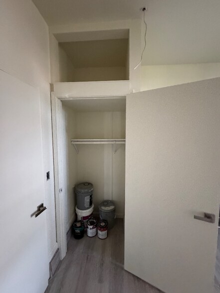 Building Photo - 33343 5th St