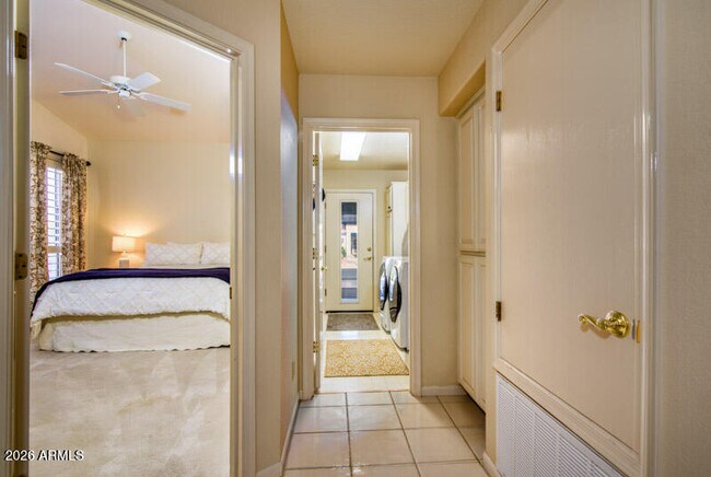 Building Photo - 10929 E Spring Creek Rd