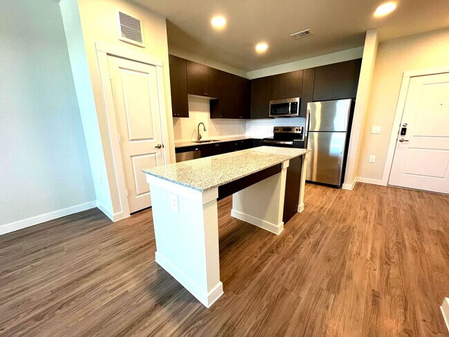 Building Photo - 5901 Co Rd 277