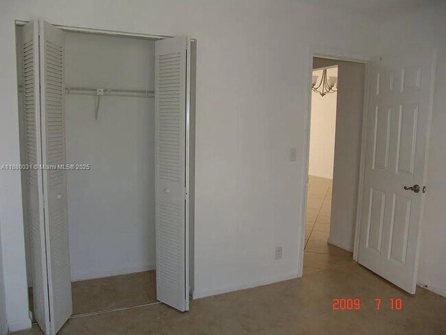 Building Photo - 330 Olivewood Pl