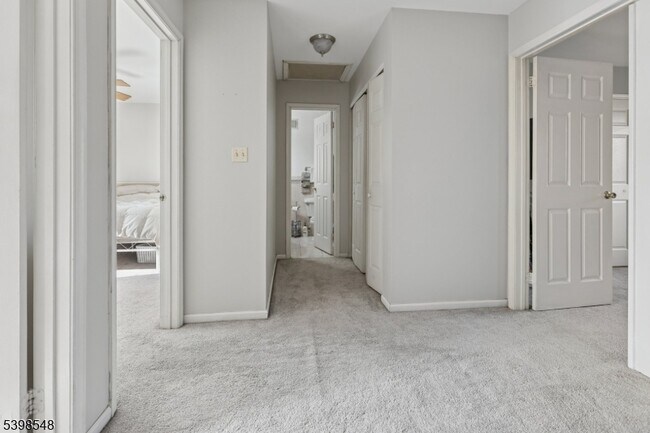 Building Photo - 360 Cotswold Pl