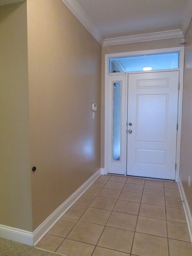 Building Photo - River Towne Condominium Unit 503 - Large condo for rent  3 bedrooms/2 baths.  $2400/month