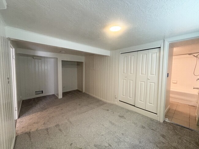 Building Photo - 1090 S 1100 E
