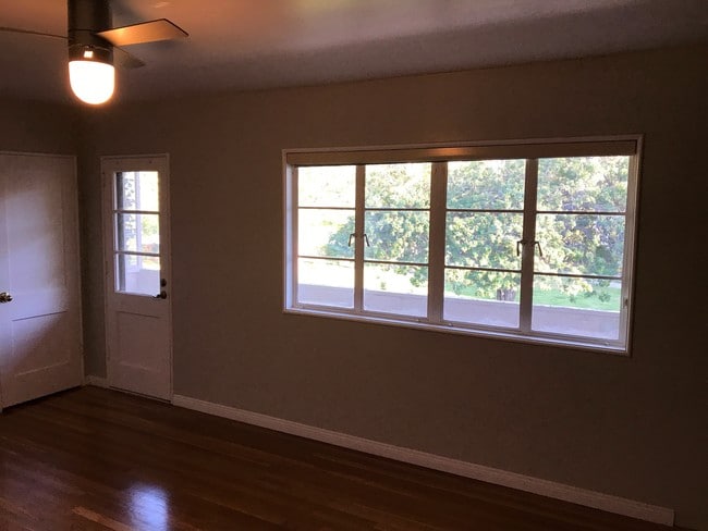 Building Photo - 5540 Village Grn
