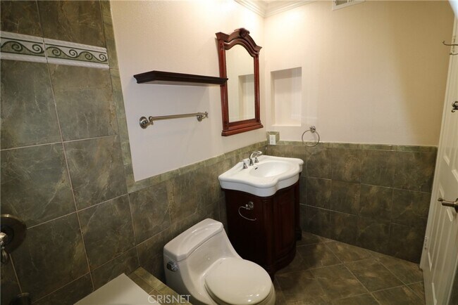 Building Photo - 14631 Dickens St