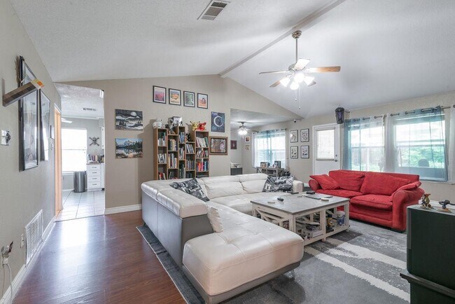 Building Photo - 2607 Beechnut Trce