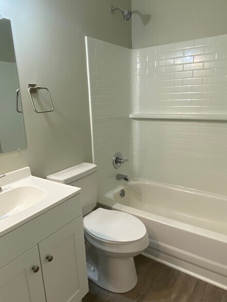 Building Photo - 2702 Dale Dr