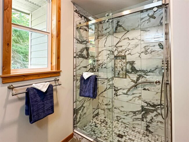 Building Photo - 1196 Place Rd