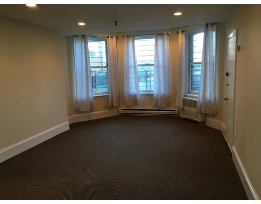 Building Photo - 486 Beacon St