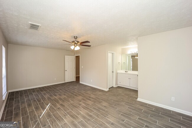 Building Photo - 8682 Cedar Creek Ridge