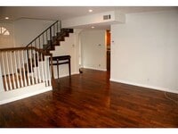 Building Photo - Light and Bright Two Story Townhome!