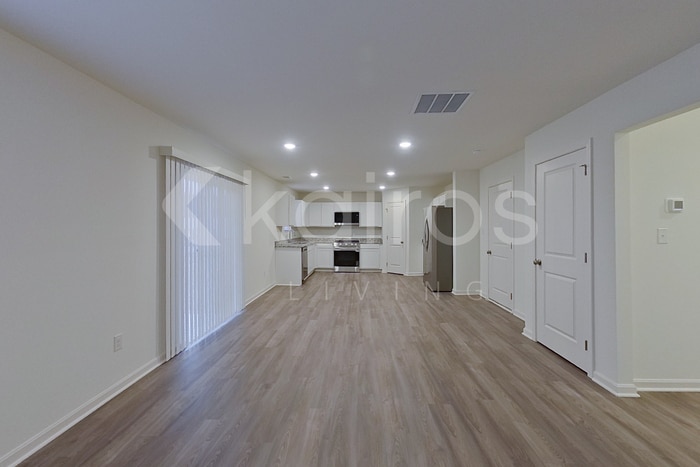 Building Photo - 12 Marbury Dr