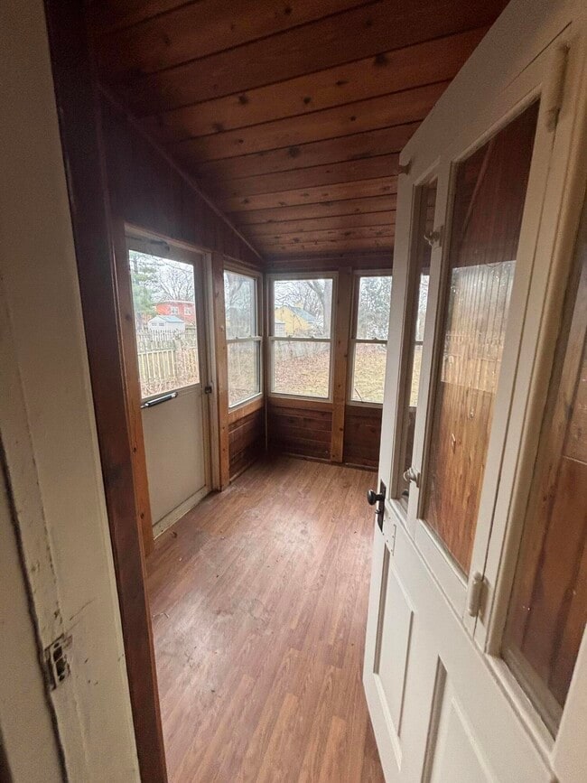 Building Photo - 5586 Azalea Ct