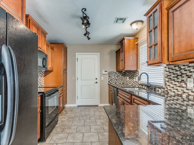Building Photo - 17320 Sun River Ct