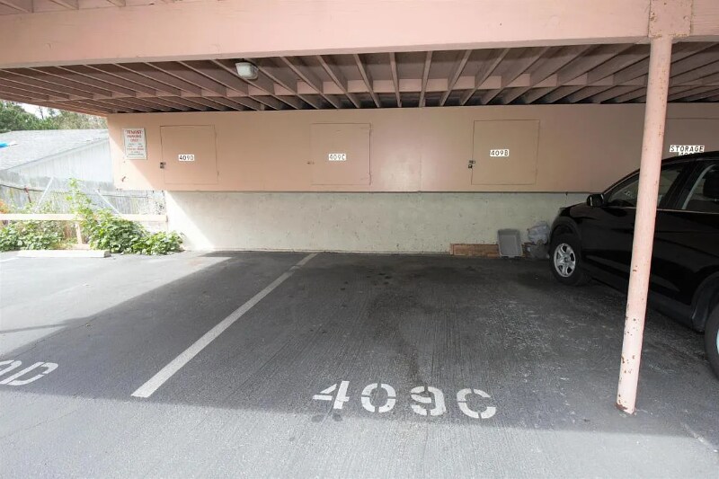 Building Photo - 409 Ellwood Beach Dr