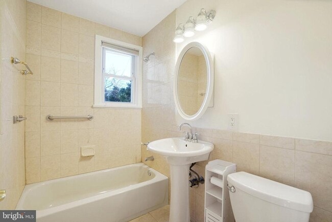 Building Photo - 6924 Kenfig Dr