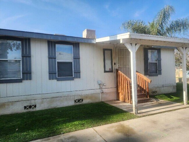 Building Photo - 505 33rd St