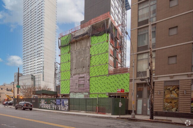 SV 12.2.21 - 27-51 Jackson Ave
