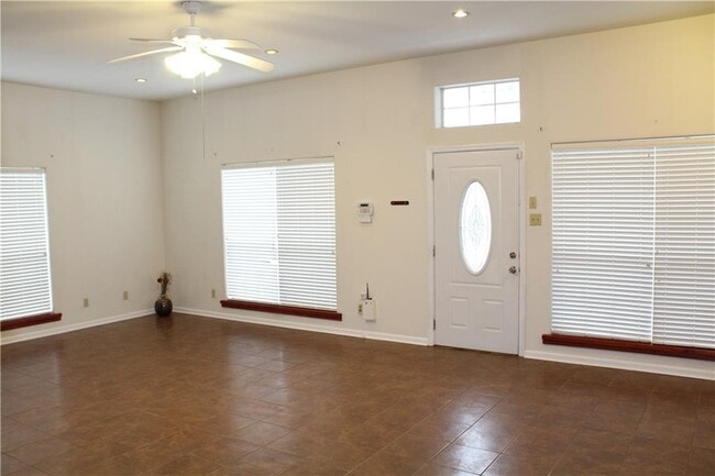 Building Photo - 109 W 38th St