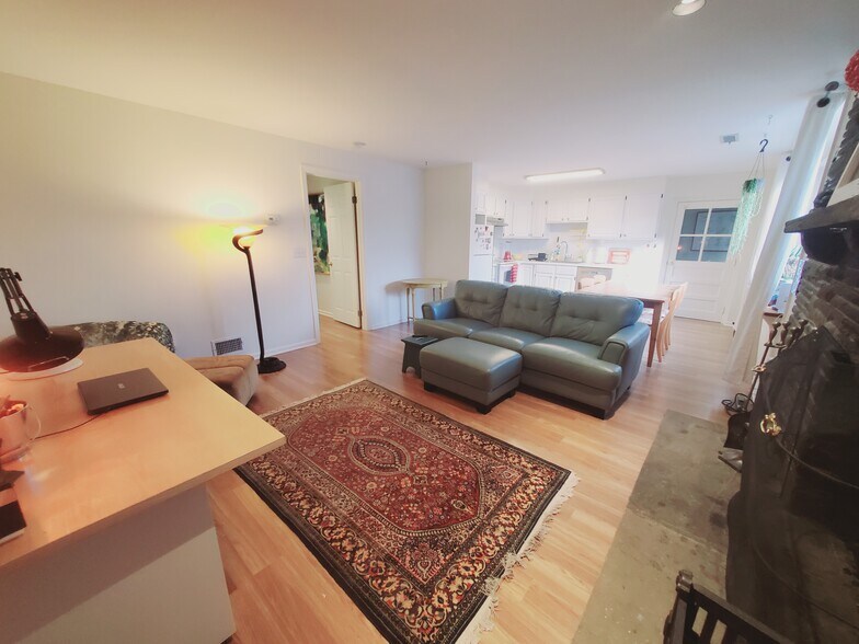 Building Photo - 55 Whitmore Ln