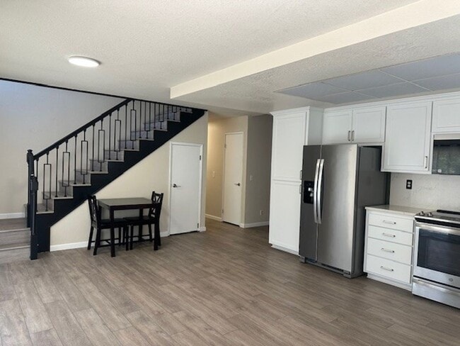 Building Photo - Beautifully Remodeled 2-Story Home in Exce...