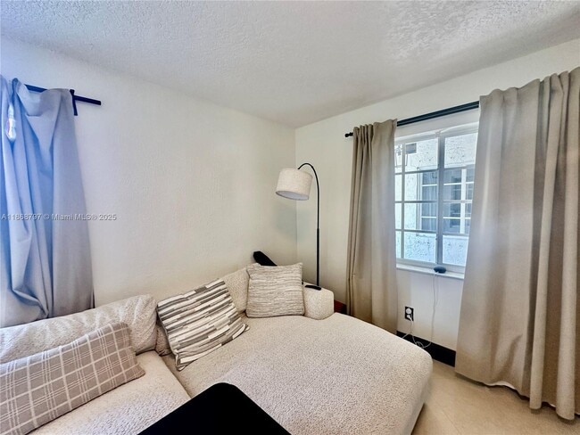Building Photo - 9481 SW 10th St
