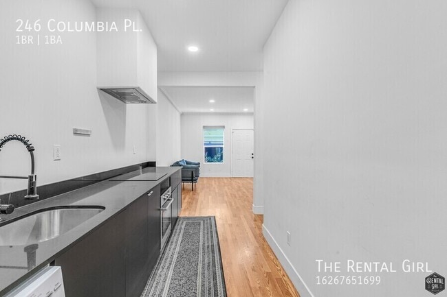 Building Photo - 246 Columbia Pl