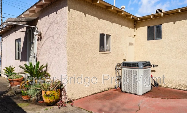 Building Photo - 2612 Connie Dr