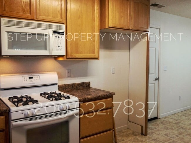 Building Photo - Serene Mountain Living at Clouds Rest: Stunning 3-Bedroom Home with Views