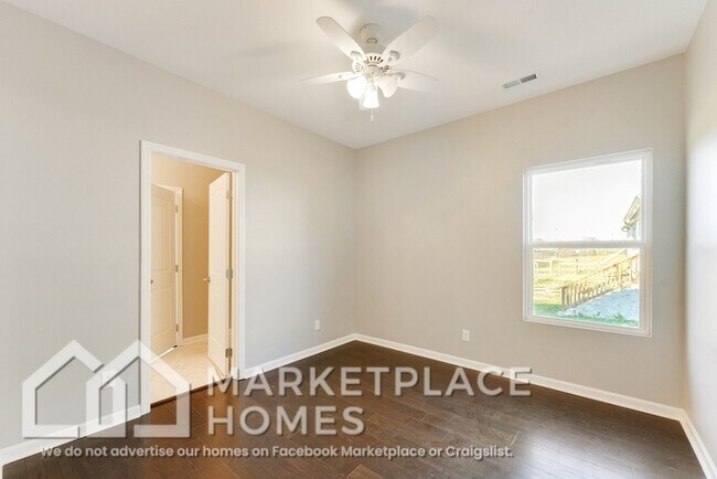 Building Photo - 2901 Dodson Ave