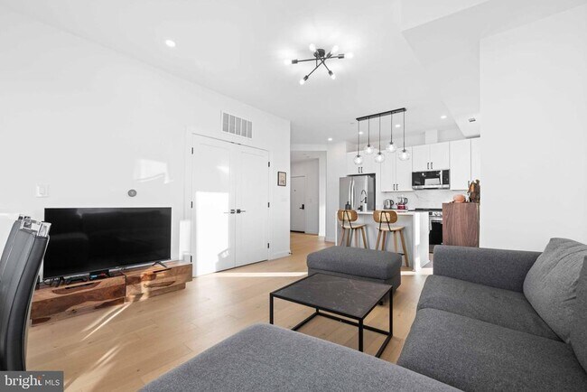 Building Photo - 30 Kennedy St NW