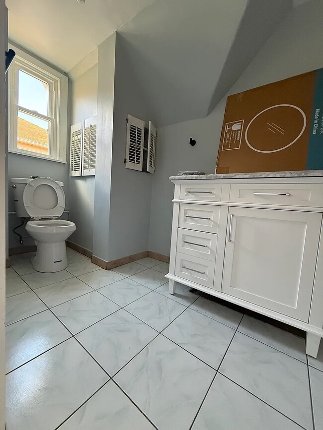 Building Photo - 317 Clinton St