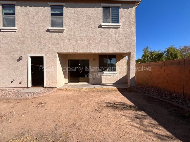 Building Photo - 14707 W Poinsettia Dr