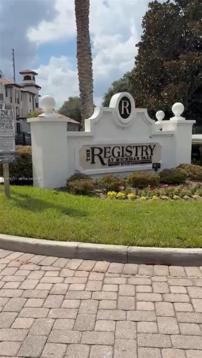 Building Photo - 5550-5550 E Michigan St