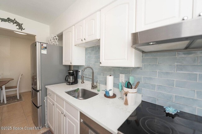 Building Photo - Furnished and Available April 6th 2026