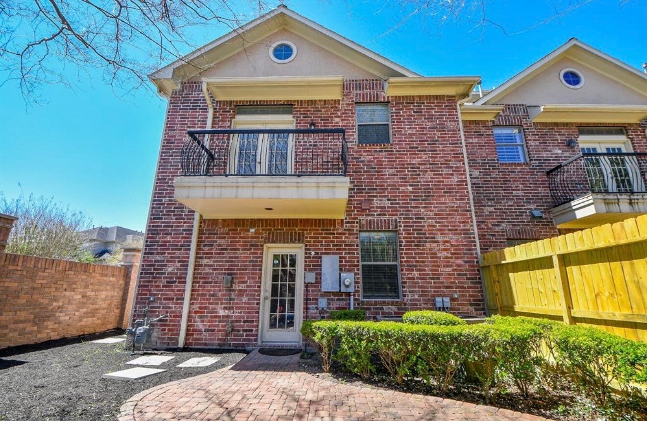 Building Photo - 8002 Stoneyway Dr